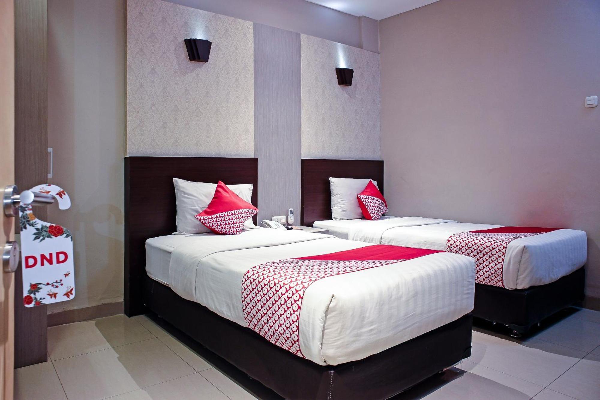 Oyo 1009 Hotel Bumi Malaya Medan Extérieur photo